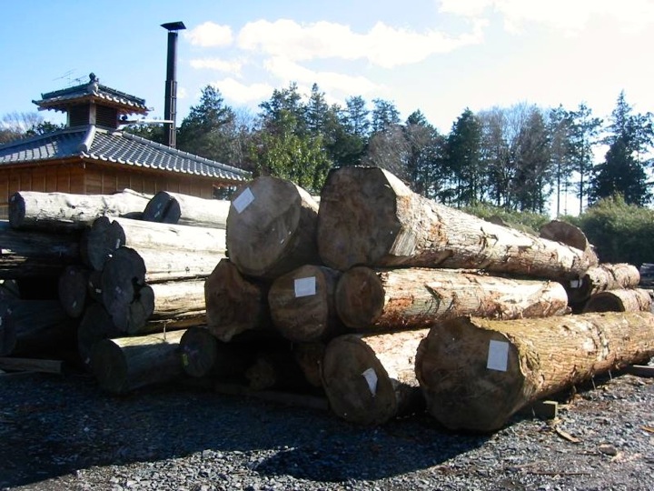 イクイ建築の貯木場